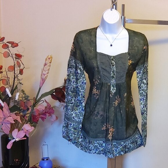 NWT MUCHACHA Women’s Beautiful Design Square Neck Pleated Green Blouse Top - Picture 1 of 8